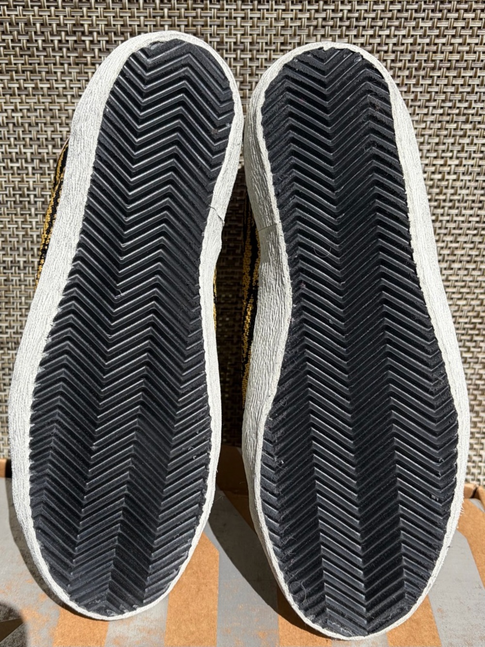 NIB Golden Goose Women’s 39 Tiger Knitted NIB Yellow Black Red Metallic Rtl $515 - Picture 2 of 13